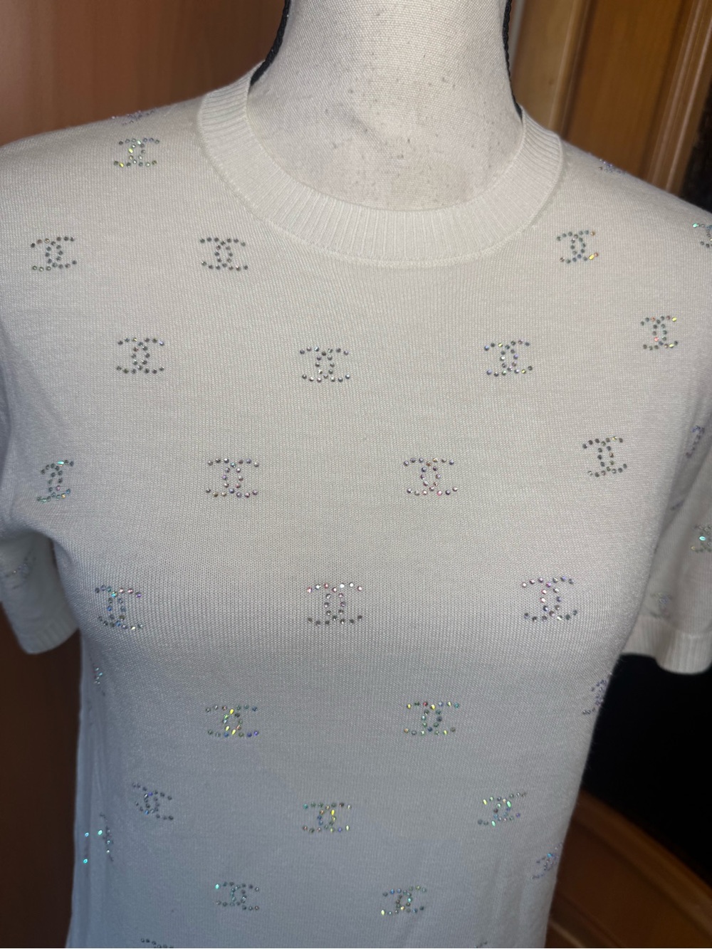 CHANEL Cream Short Sleeve Knit Top with Subtle Swarovski CC Eyelet Motif Sz M - Picture 12 of 16